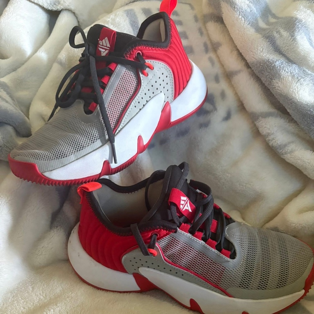 Adidas Trae unlimited sneakers 4.5